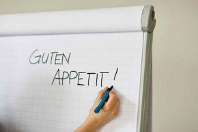 © Vesch NI | Flip-Chart auf dem Guten Appetit geschrieben wird