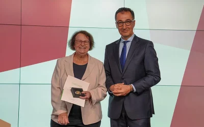 Prof. Ulrike Arens-Azevêdo wird mit Professor Niklas-Medaille ausgezeichnet